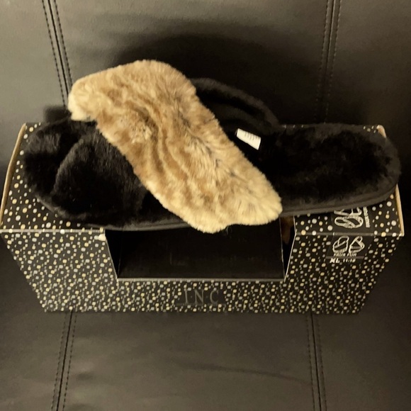 INC Slippers​ - Picture 1 of 6